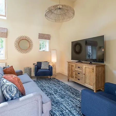 Rambling Rose ويتبي